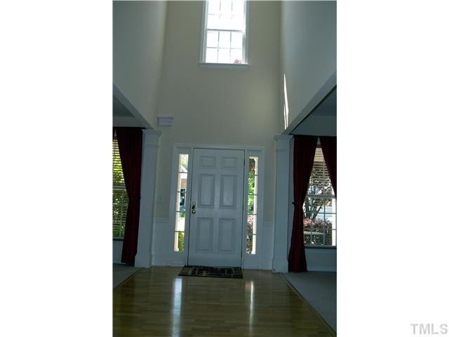 7668 Silver View Lane Raleigh, NC 27613 - Photo 3 of 24 Foyer