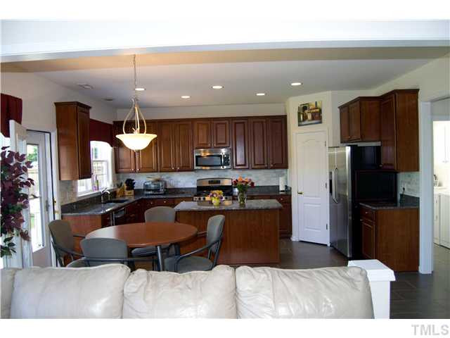 7668 Silver View Lane Raleigh, NC 27613 - Photo 9 of 24 Kitchen