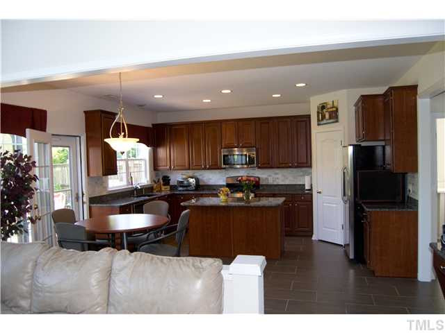 7668 Silver View Lane Raleigh, NC 27613 - Photo 10 of 24 Kitchen