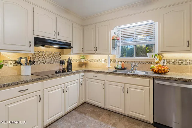 $175,000 | 1213 Foxhill Drive, Clinton, MS 39056