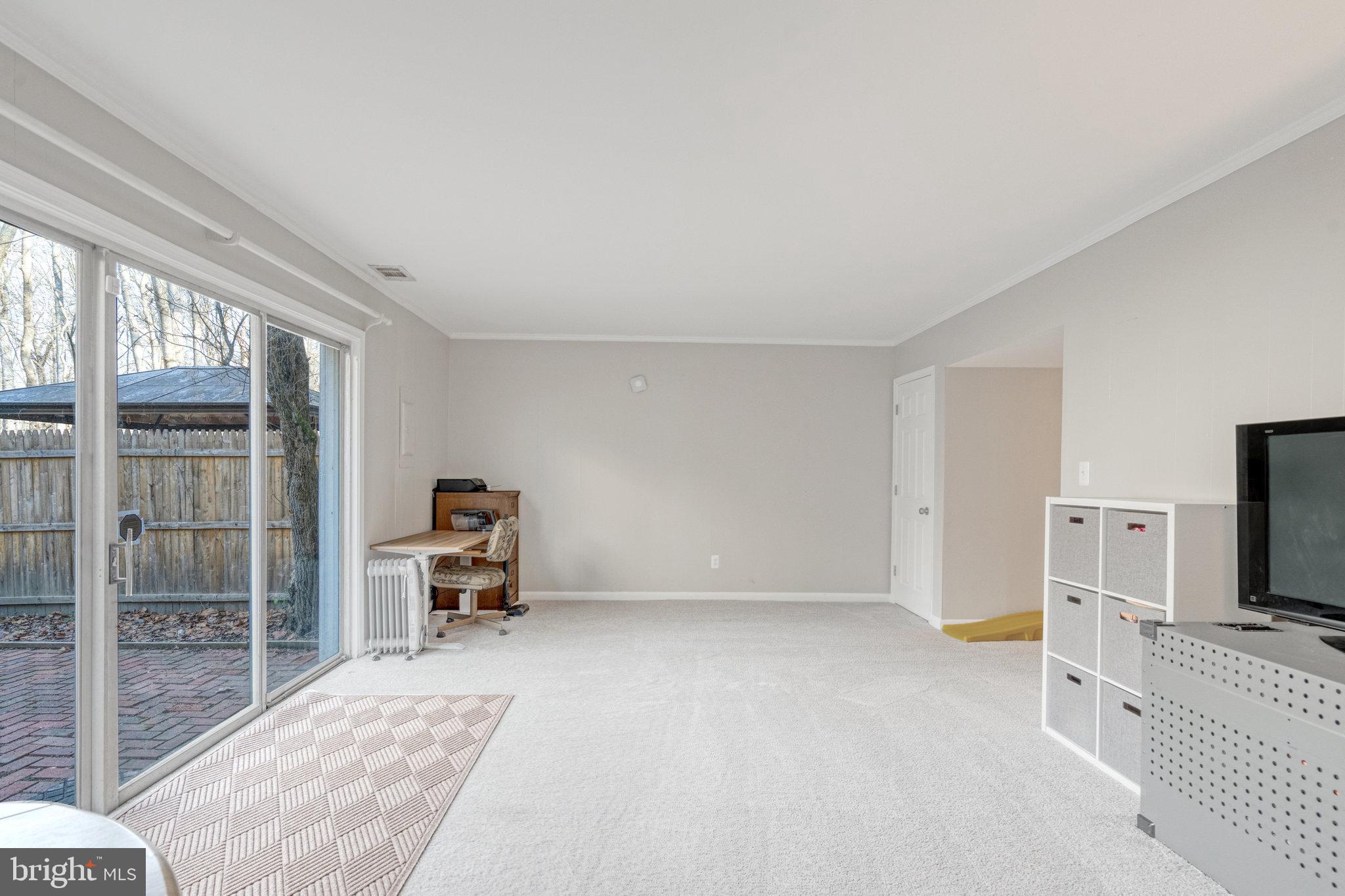 5910 Minutemen Road, Unit 294 Springfield, VA 22152 - Photo 25 of 34 Family Room