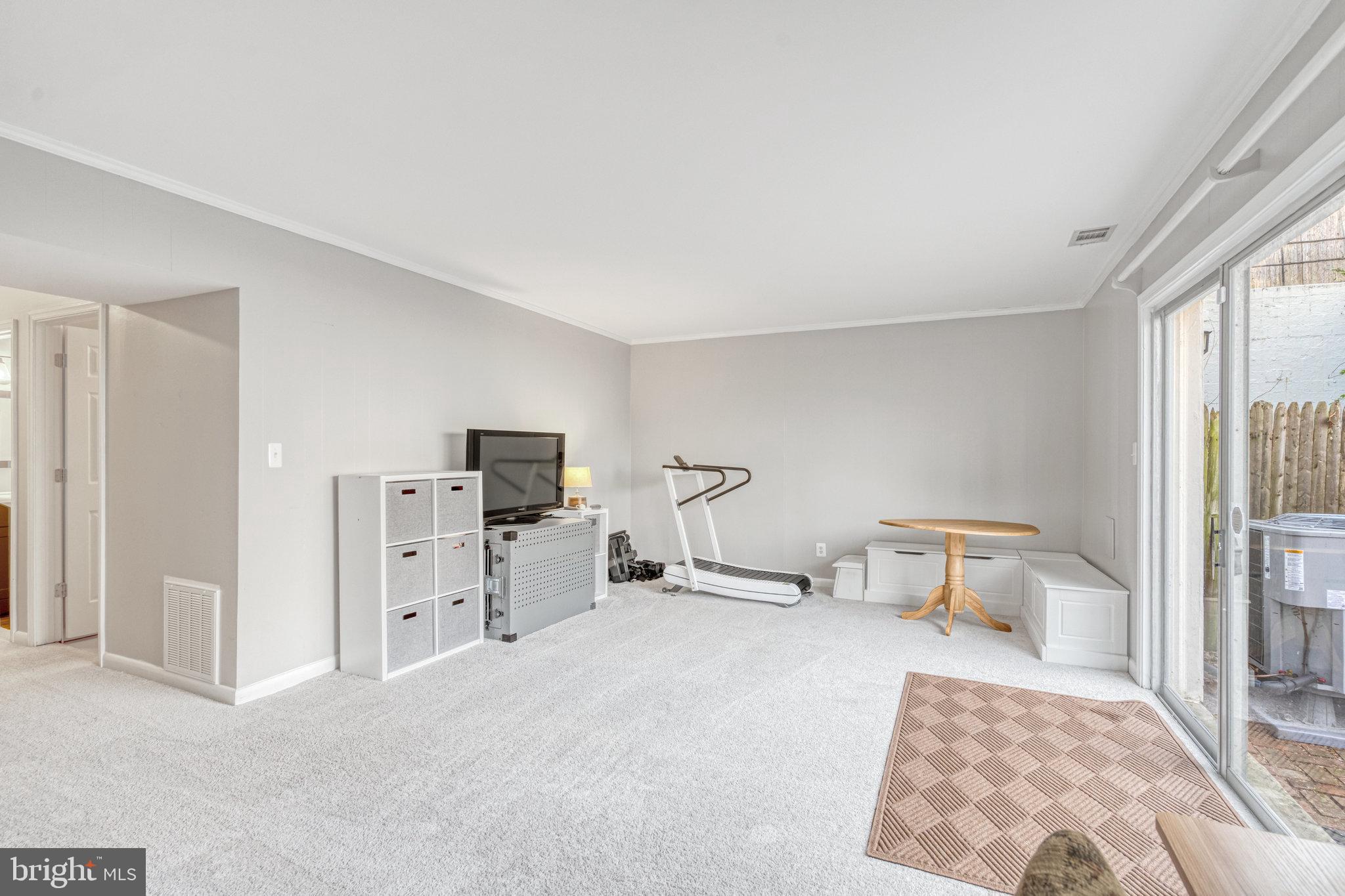 5910 Minutemen Road, Unit 294 Springfield, VA 22152 - Photo 26 of 34 Family Room