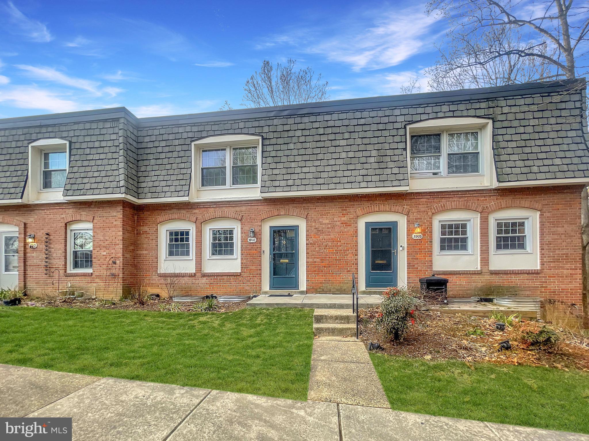 5910 Minutemen Road, Unit 294 Springfield, VA 22152 - Photo 3 of 34 Exterior Front