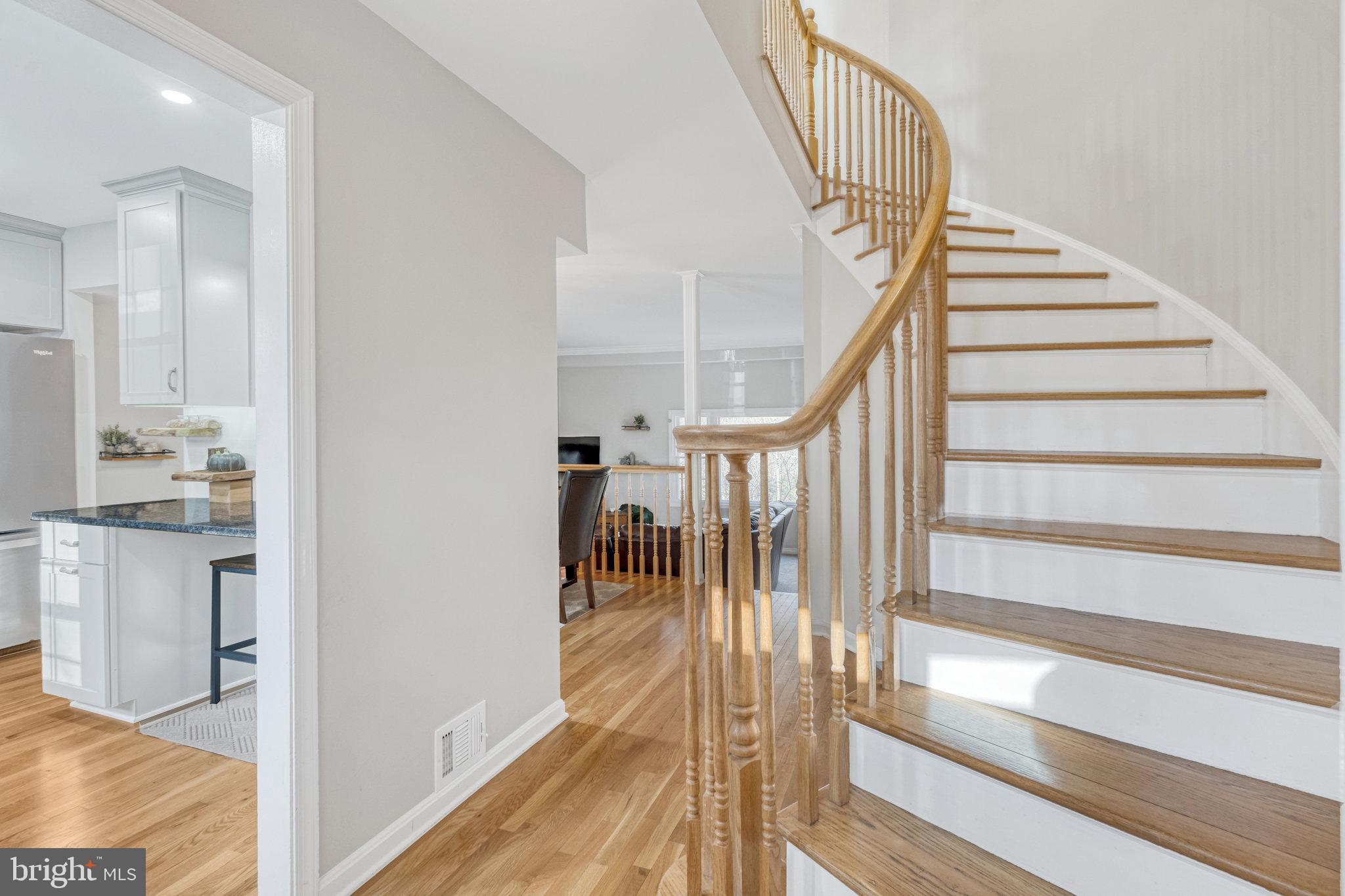 5910 Minutemen Road, Unit 294 Springfield, VA 22152 - Photo 4 of 34 Foyer