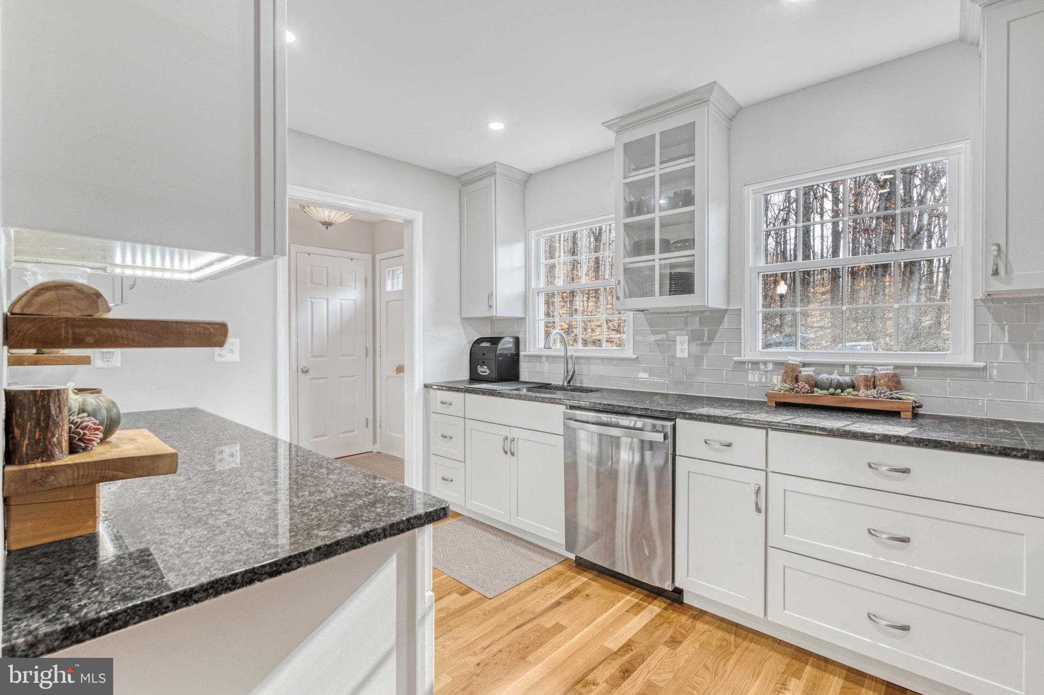 5910 Minutemen Road, Unit 294 Springfield, VA 22152 - Photo 6 of 34 Kitchen