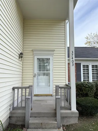 $1,800 | 37403 Stonegate Circle, Clinton Township, MI 48036