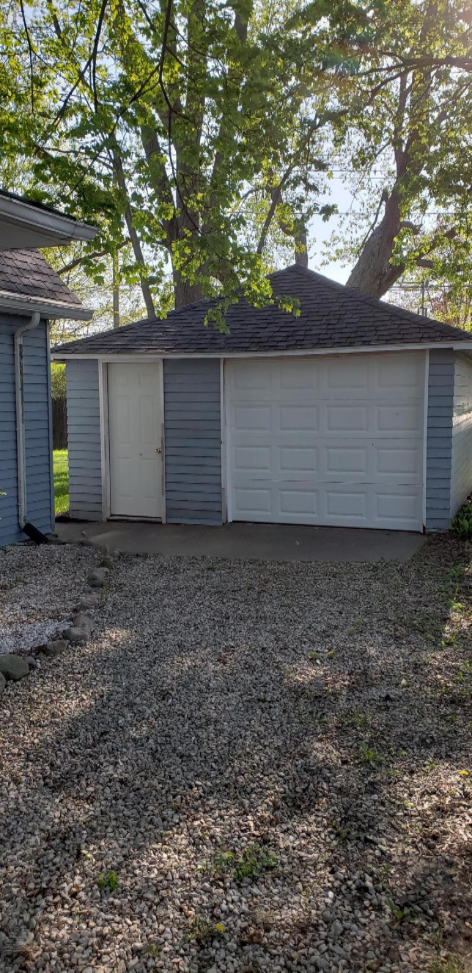 713 South Hooker Avenue Three Rivers, MI 49093 - Photo 3 of 14 New door on garage!