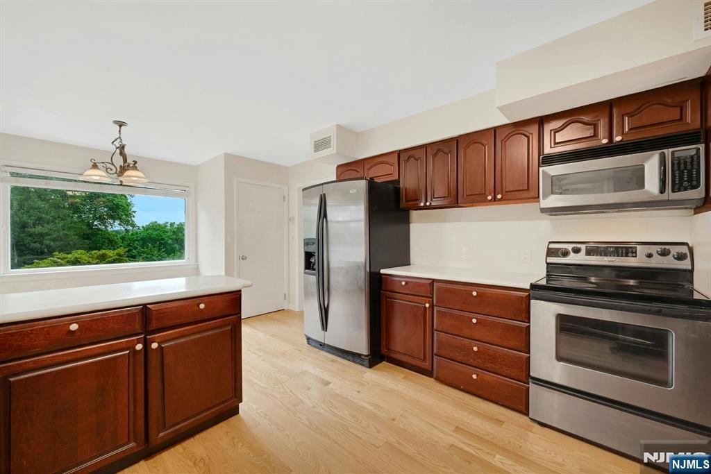 26 Alpine Drive Wayne, NJ 07470 - Photo 13 of 45