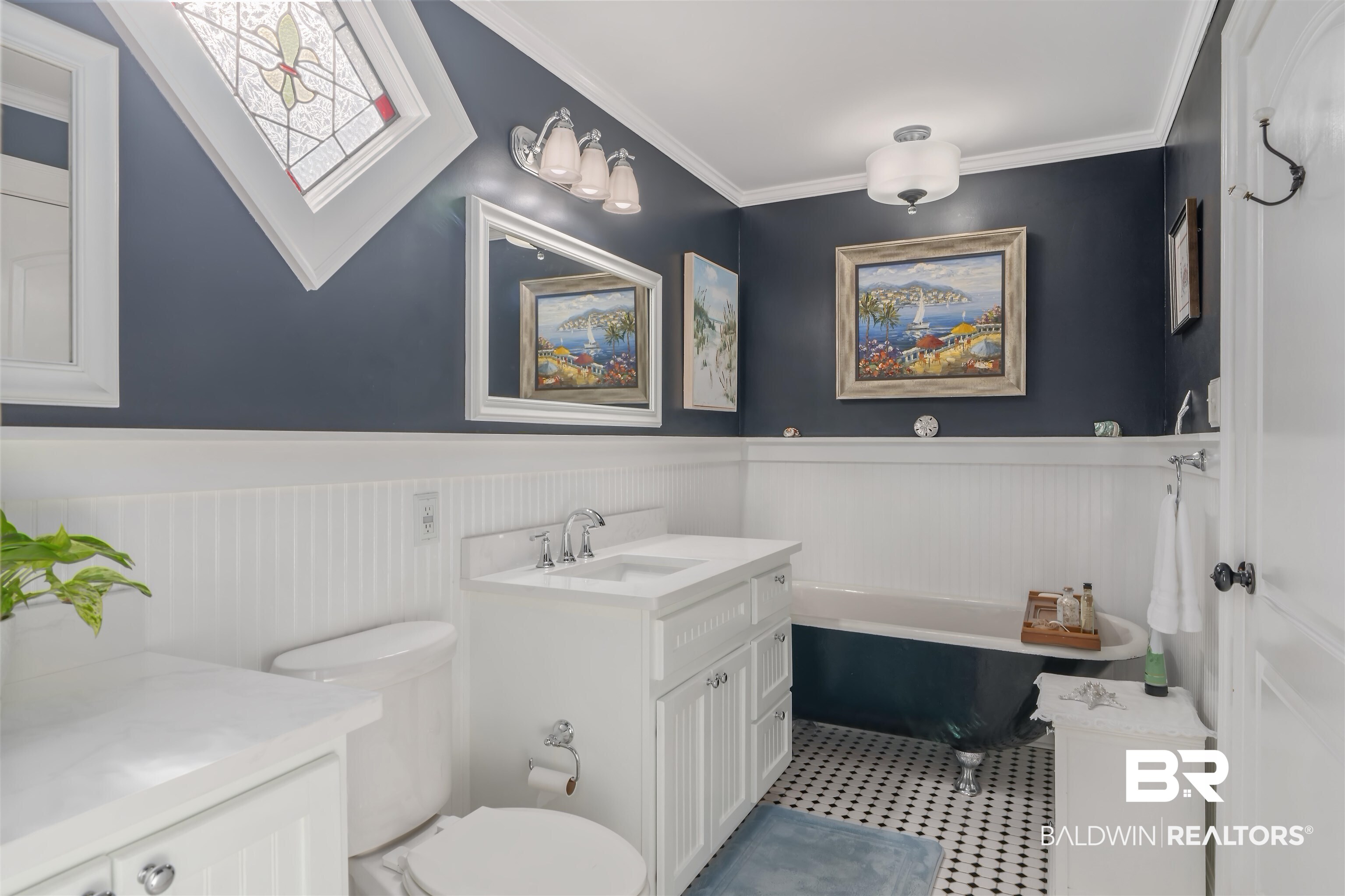 953 Old Shell Road Mobile, AL 36604 - Photo 9 of 26 Primary Bathroom