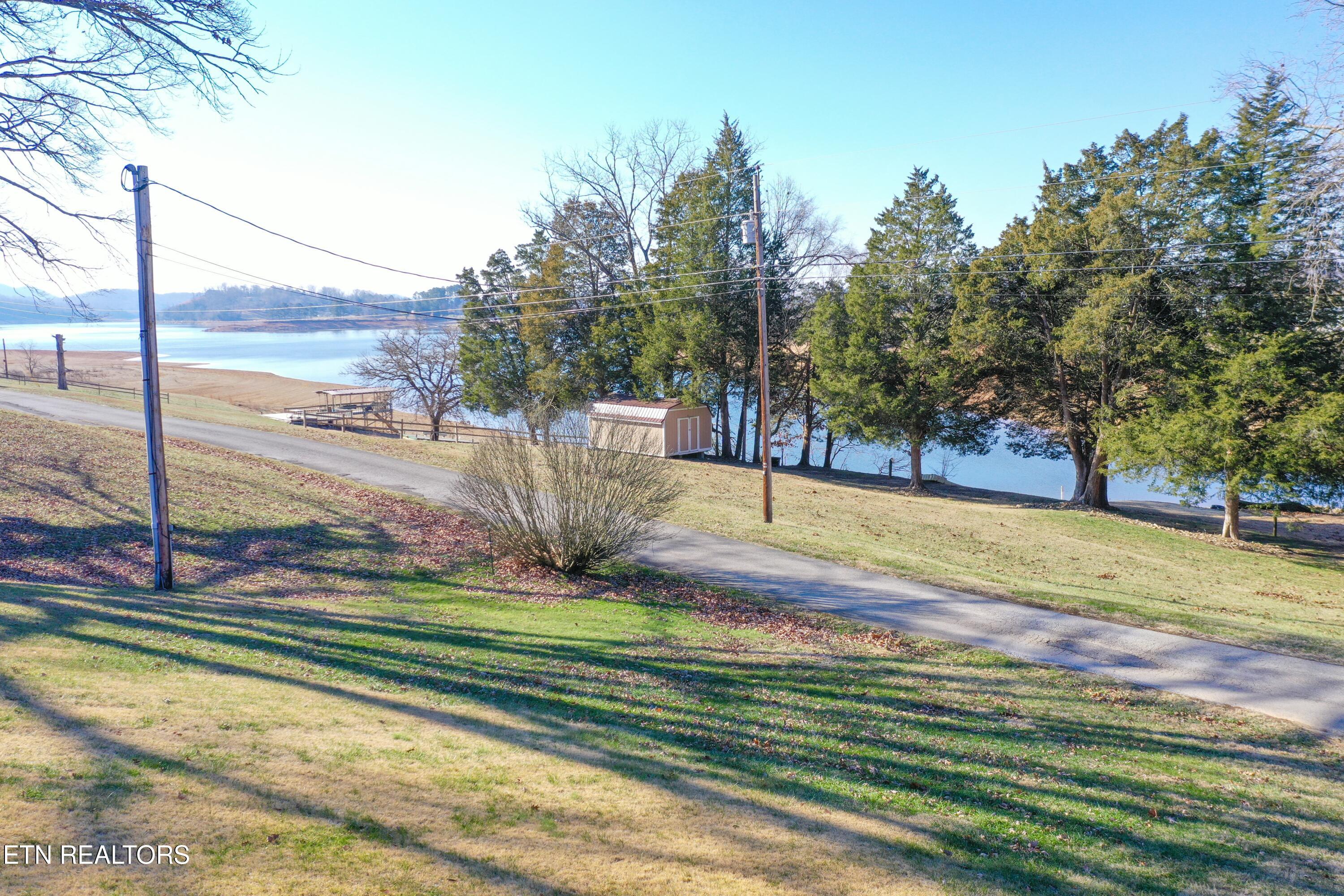 665 Wildcat Road Bean Station, TN 37708 - Photo 7 of 45 Photo Jan 09 2025, 11 10 44 AM