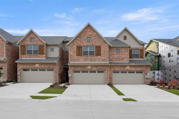 $349,900 | 4615 Hawks Trail, Oak Point, TX 75068