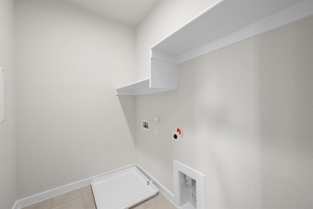 4615 Hawks Trail Oak Point, TX 75068 - Photo 18 of 36 4615 Haws Trail_ 2571_Ivy- Utility-1
