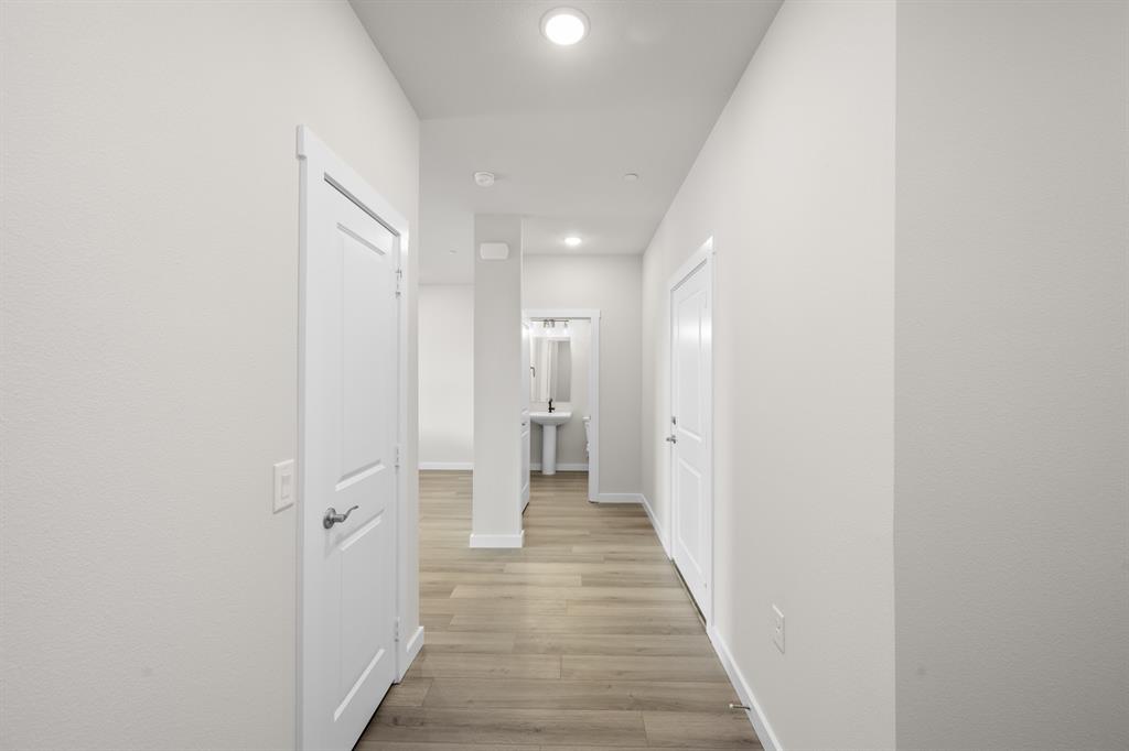 4615 Hawks Trail Oak Point, TX 75068 - Photo 5 of 36 4615 Haws Trail_ 2571_Ivy- Entry-2