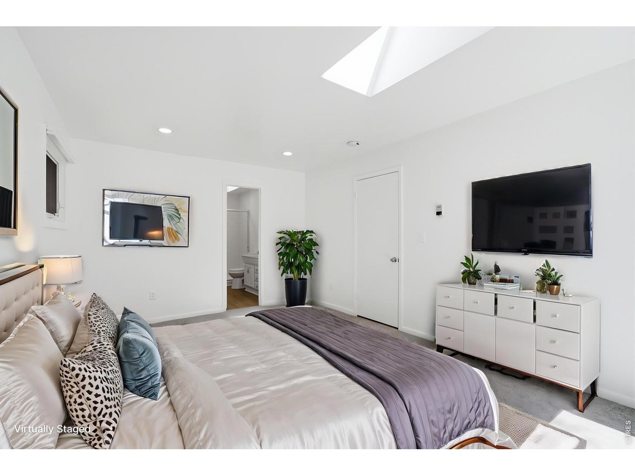 910 Chute Road Golden, CO 80403 - Photo 18 of 33 Primary Bedroom w/ Virtual Staging