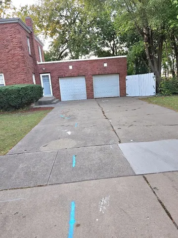 a view of a outdoor space