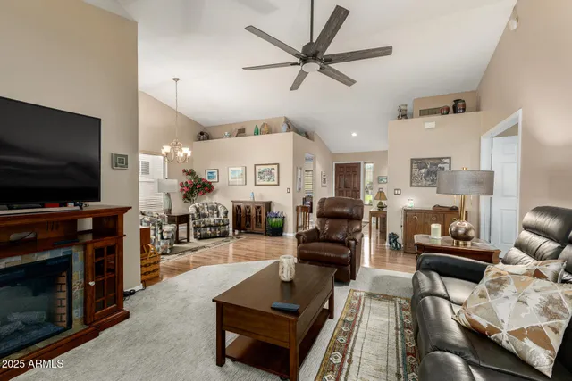 $395,000 | 19426 North 84th Avenue, Peoria, AZ 85382