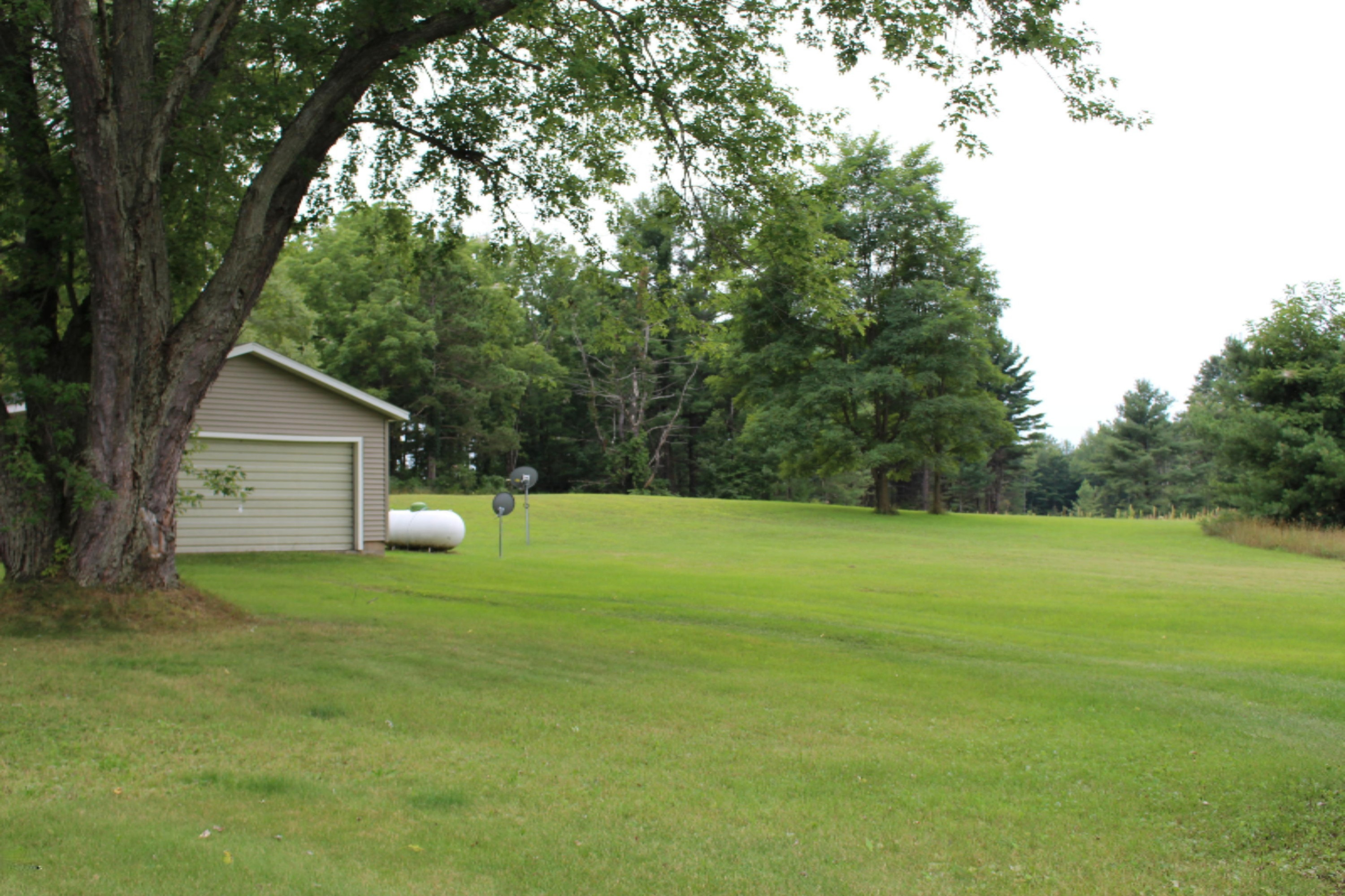 548 East Madison Road Hart, MI 49420 - Photo 3 of 31 IMG_1061
