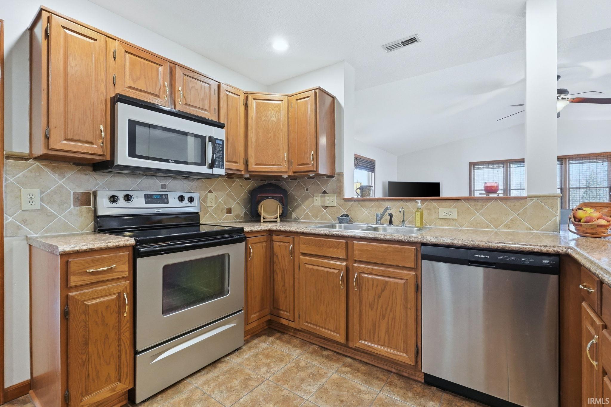 2736 Sweet Cider Road Fort Wayne, IN 46818 - Photo 2 of 34