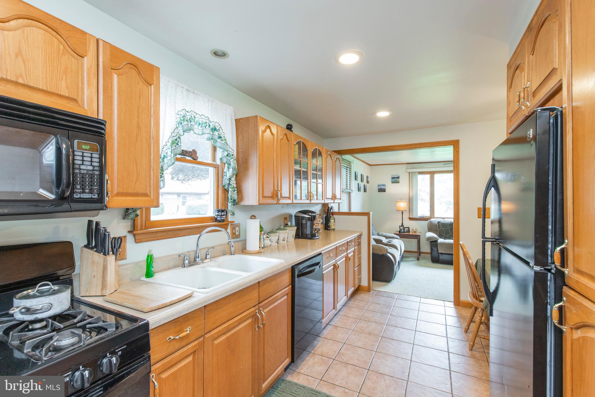 38 Upland Road Brookhaven, PA 19015 - Photo 3 of 36 Gallery Image 3