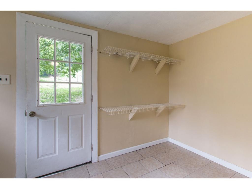 21474 Benhams Road Bristol, VA 24202 - Photo 14 of 23 Laundry Room Mud Room