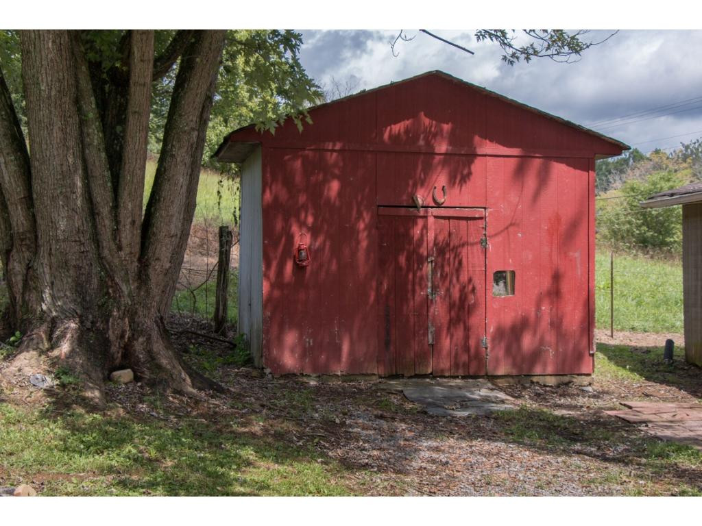 21474 Benhams Road Bristol, VA 24202 - Photo 16 of 23 Storage Shed