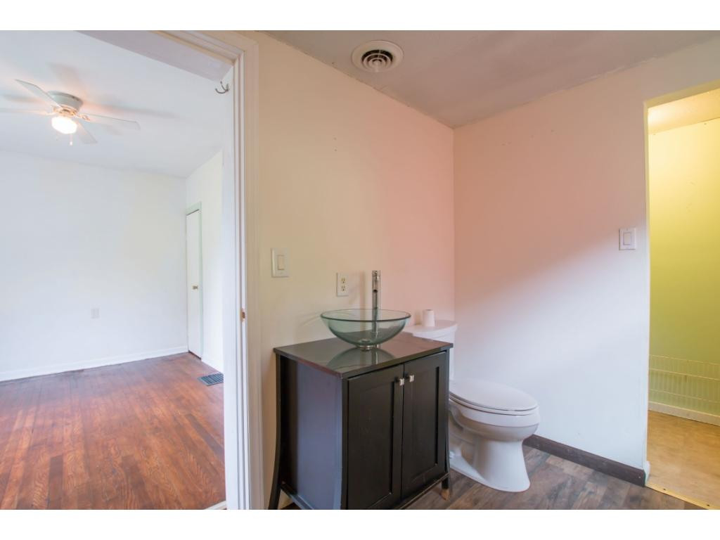 21474 Benhams Road Bristol, VA 24202 - Photo 10 of 23 Master Bath