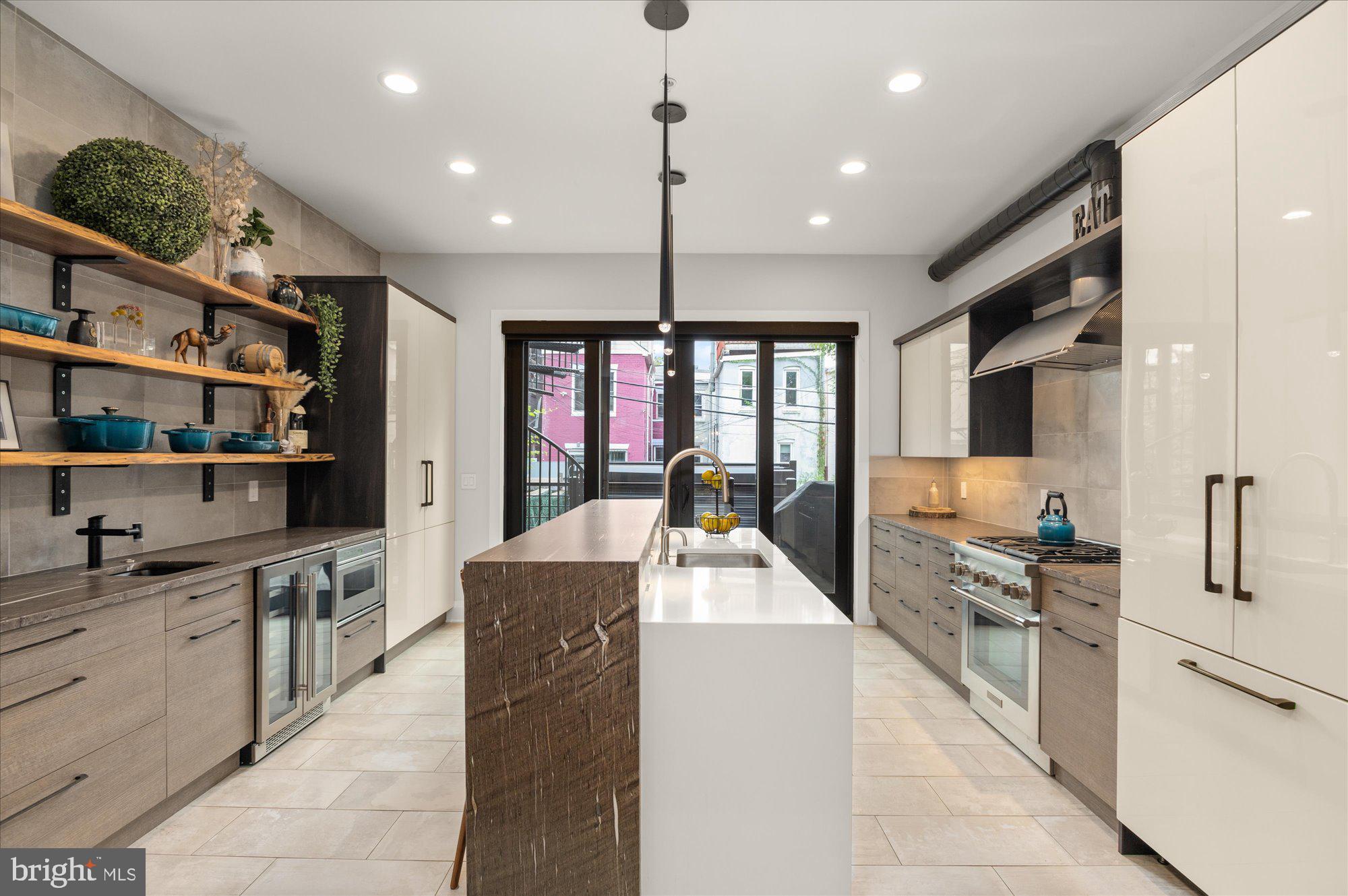 1416 Swann Street Northwest Washington, DC 20009 - Photo 18 of 52 High-end appliances