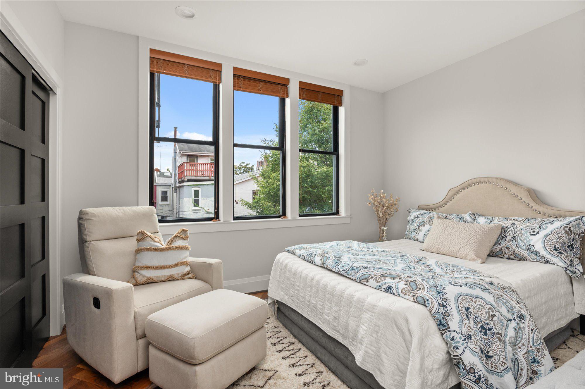 1416 Swann Street Northwest Washington, DC 20009 - Photo 29 of 52 Second bedroom