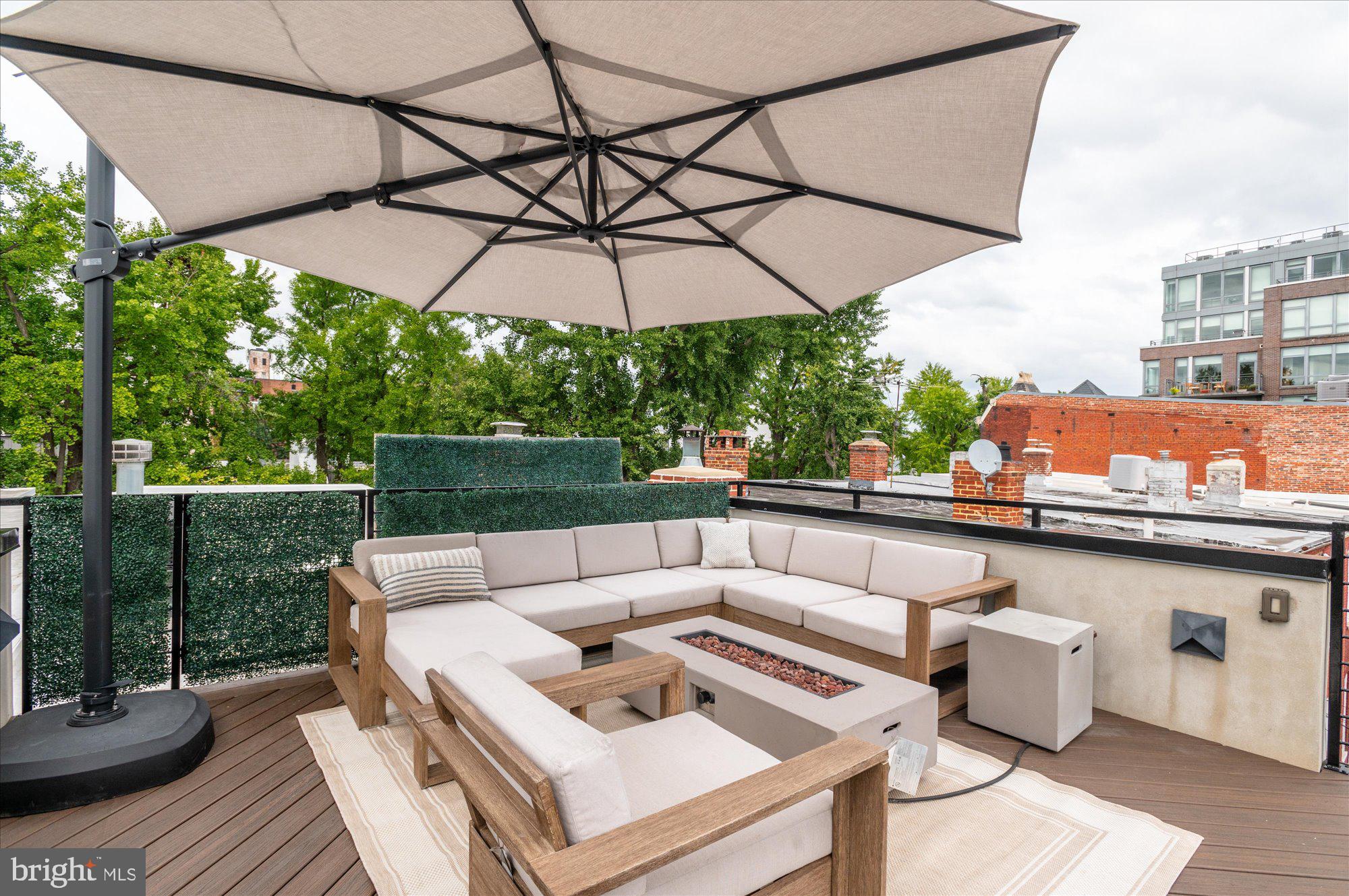 1416 Swann Street Northwest Washington, DC 20009 - Photo 35 of 52 Trex decking