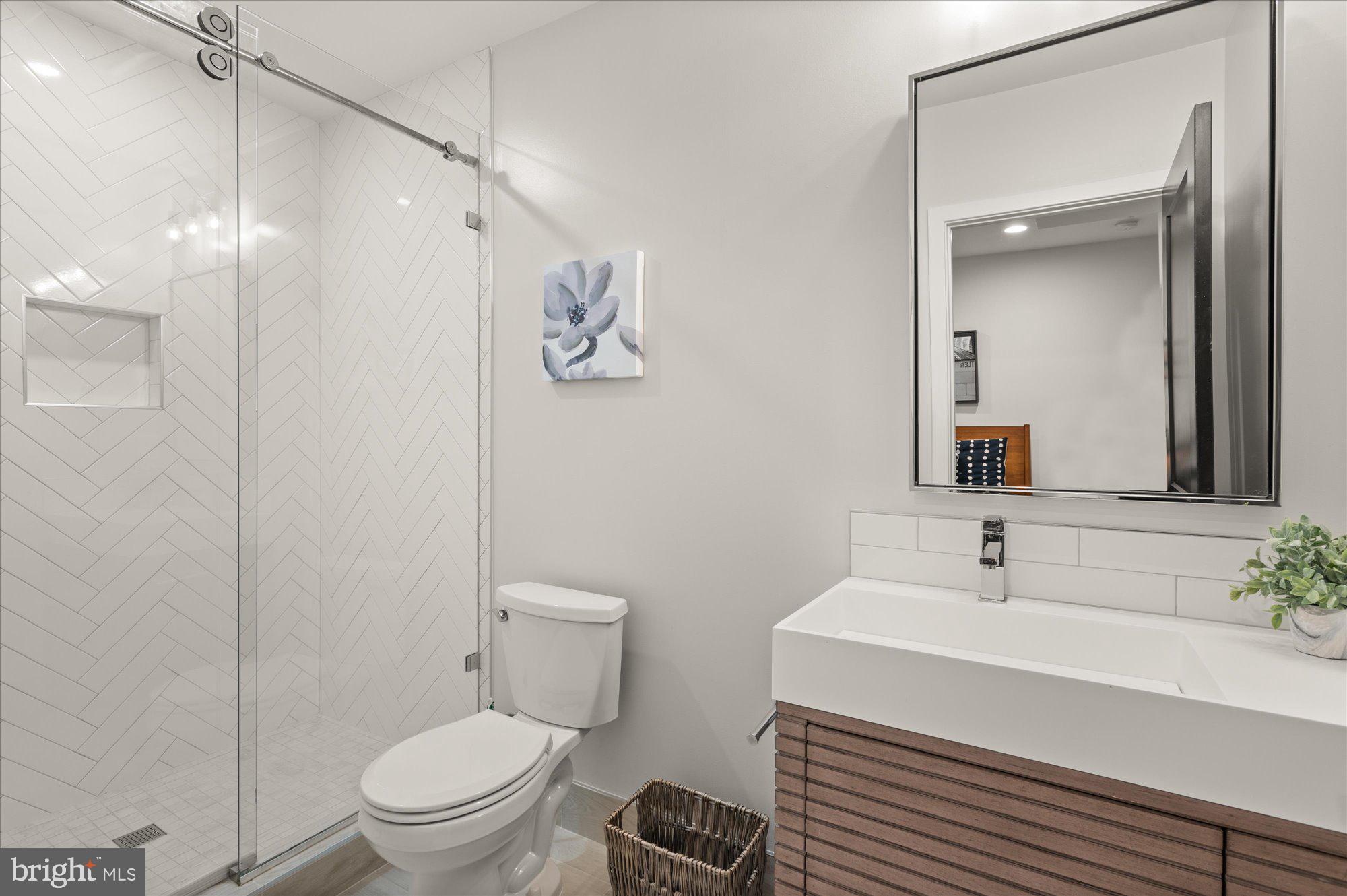 1416 Swann Street Northwest Washington, DC 20009 - Photo 44 of 52 Bathroom #1