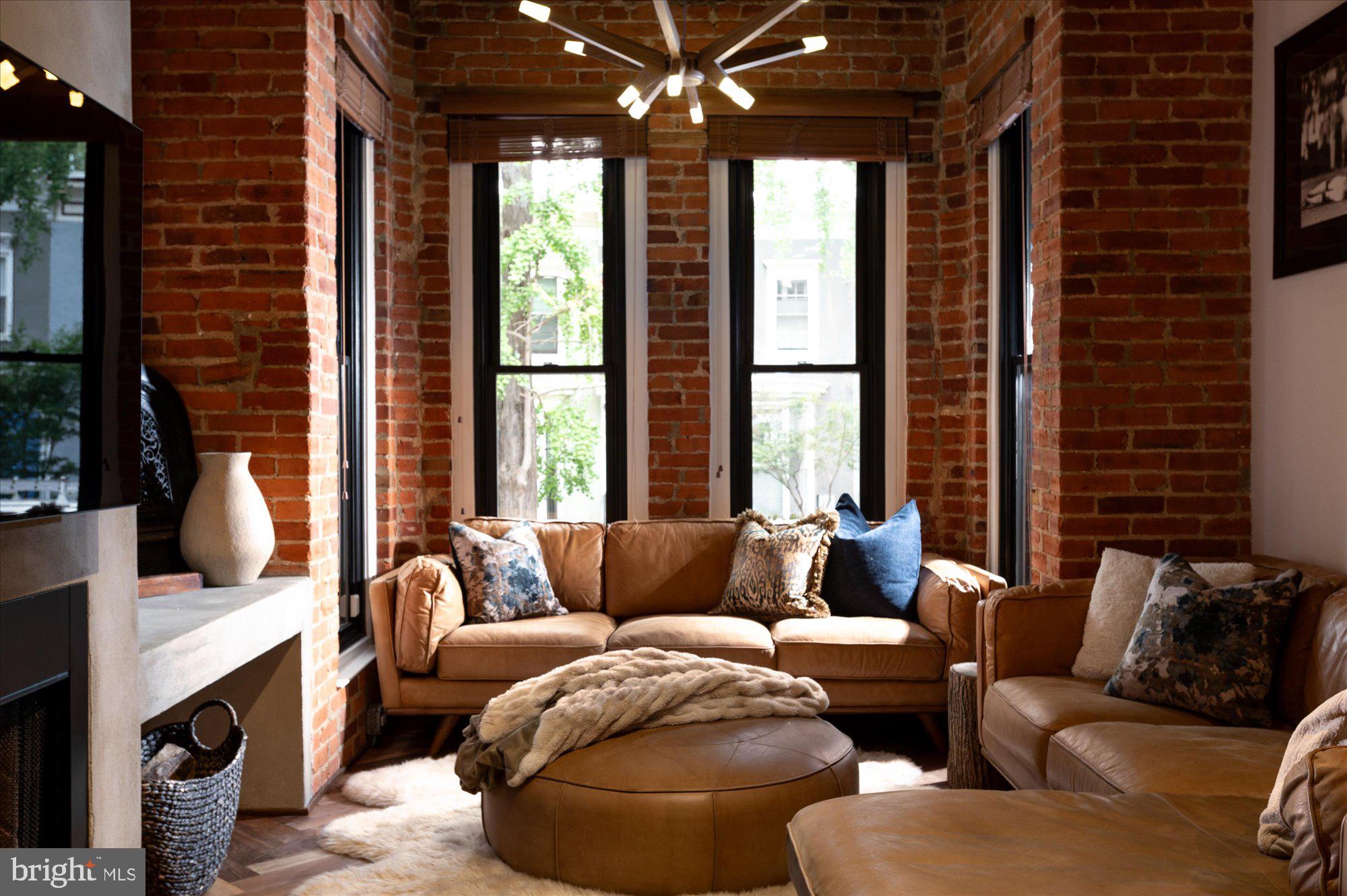 1416 Swann Street Northwest Washington, DC 20009 - Photo 7 of 52 Oversized windows