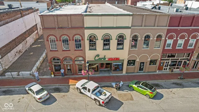 $350,000 | 111 East Main Cross Street, Edinburgh, IN 46124