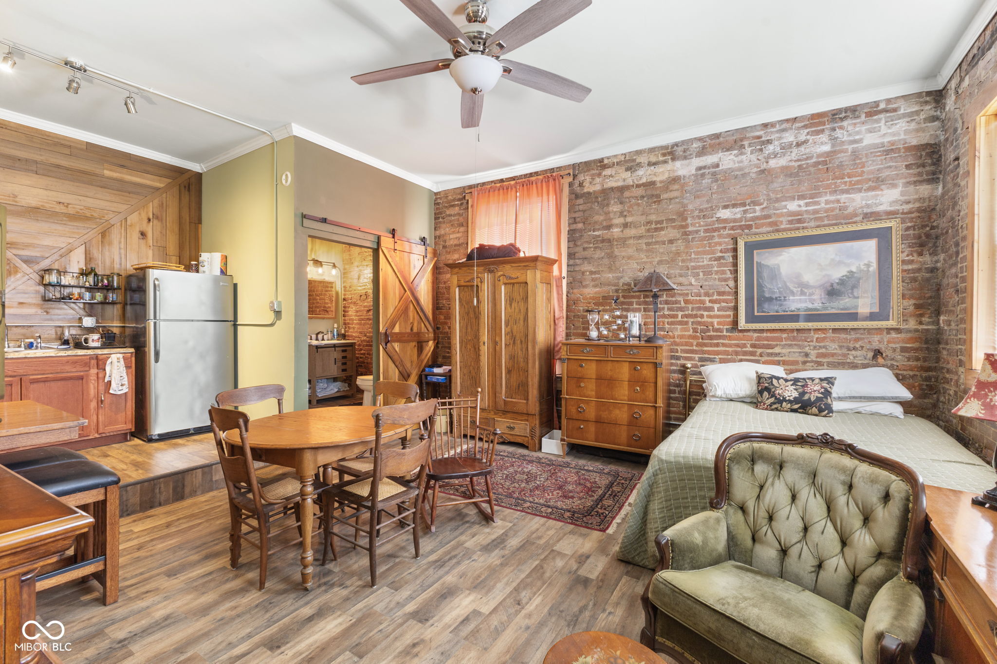 111 East Main Cross Street Edinburgh, IN 46124 - Photo 13 of 22