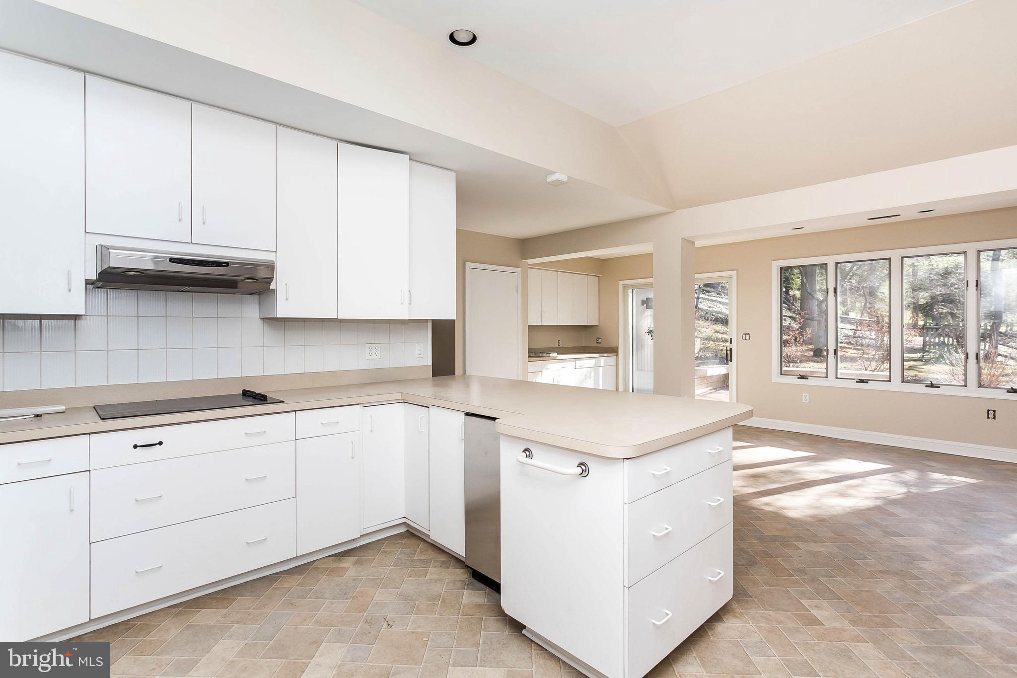 1103 Rolandvue Road Towson, MD 21204 - Photo 13 of 30