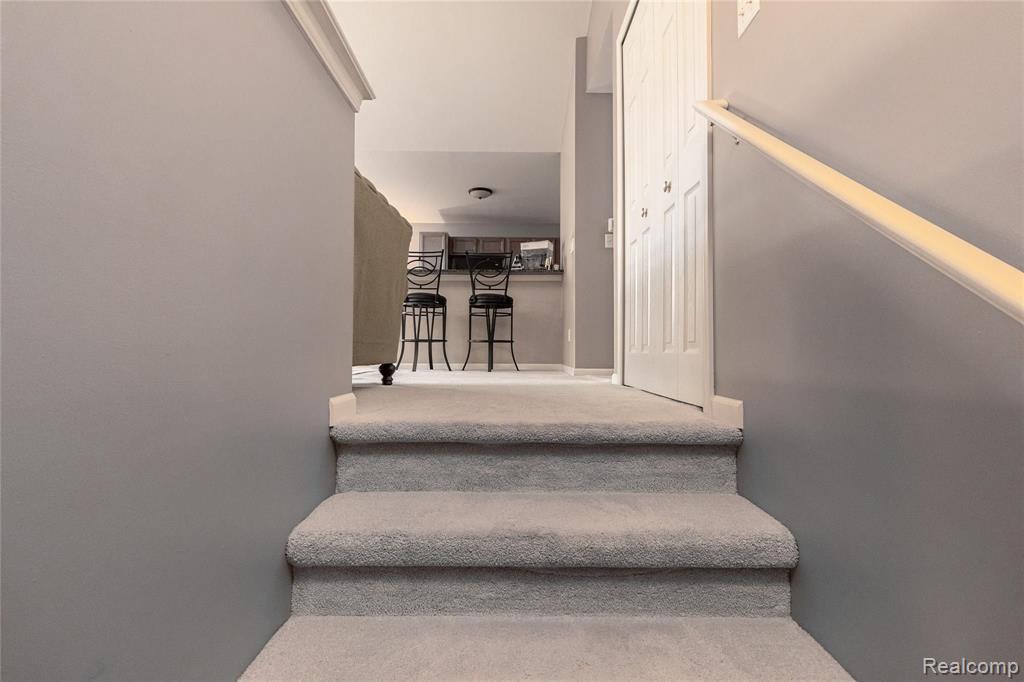 1643 Deepwood Circle Rochester, MI 48307 - Photo 13 of 35
