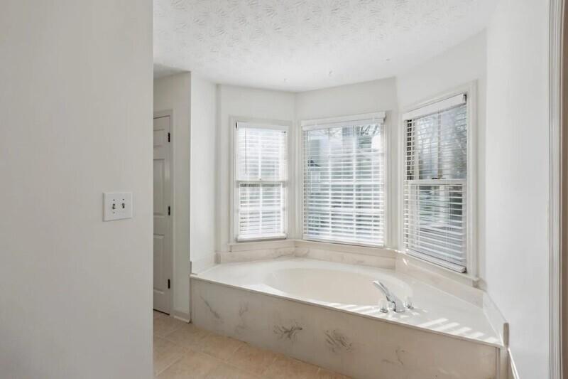 401 Defoors Landing Northwest Atlanta, GA 30318 - Photo 17 of 34