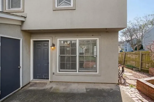 $2,300 | 401 Defoors Landing Northwest, Atlanta, GA 30318