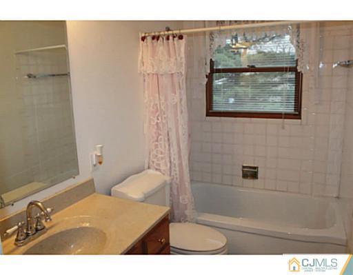 11 Vauxhall Road East Brunswick, NJ 08816 - Photo 11 of 19 Gallery Image 11