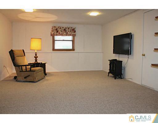 11 Vauxhall Road East Brunswick, NJ 08816 - Photo 13 of 19 Gallery Image 13