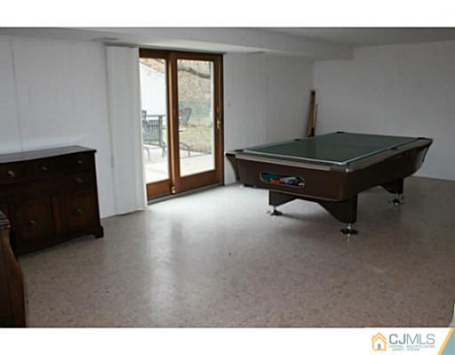 11 Vauxhall Road East Brunswick, NJ 08816 - Photo 17 of 19 Gallery Image 17