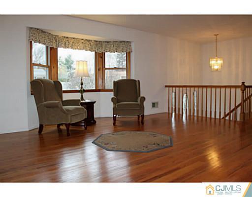 11 Vauxhall Road East Brunswick, NJ 08816 - Photo 3 of 19 Gallery Image 3