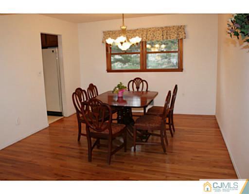 11 Vauxhall Road East Brunswick, NJ 08816 - Photo 4 of 19 Gallery Image 4