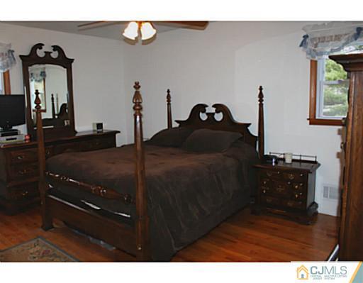 11 Vauxhall Road East Brunswick, NJ 08816 - Photo 7 of 19 Gallery Image 7