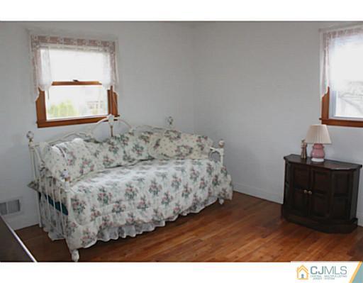 11 Vauxhall Road East Brunswick, NJ 08816 - Photo 9 of 19 Gallery Image 9