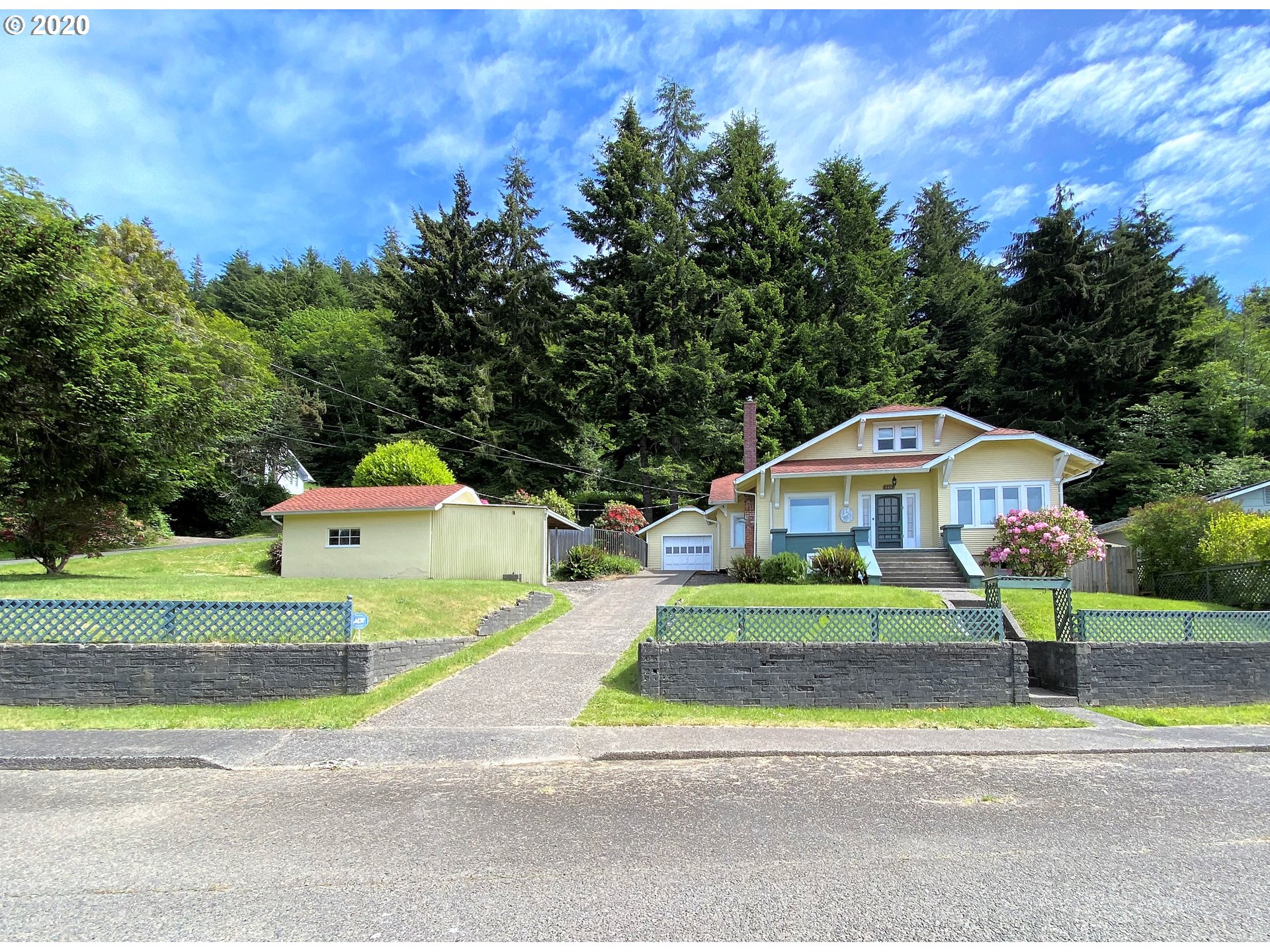 626 Elm Avenue Reedsport, OR 97467 - Photo 1 of 32