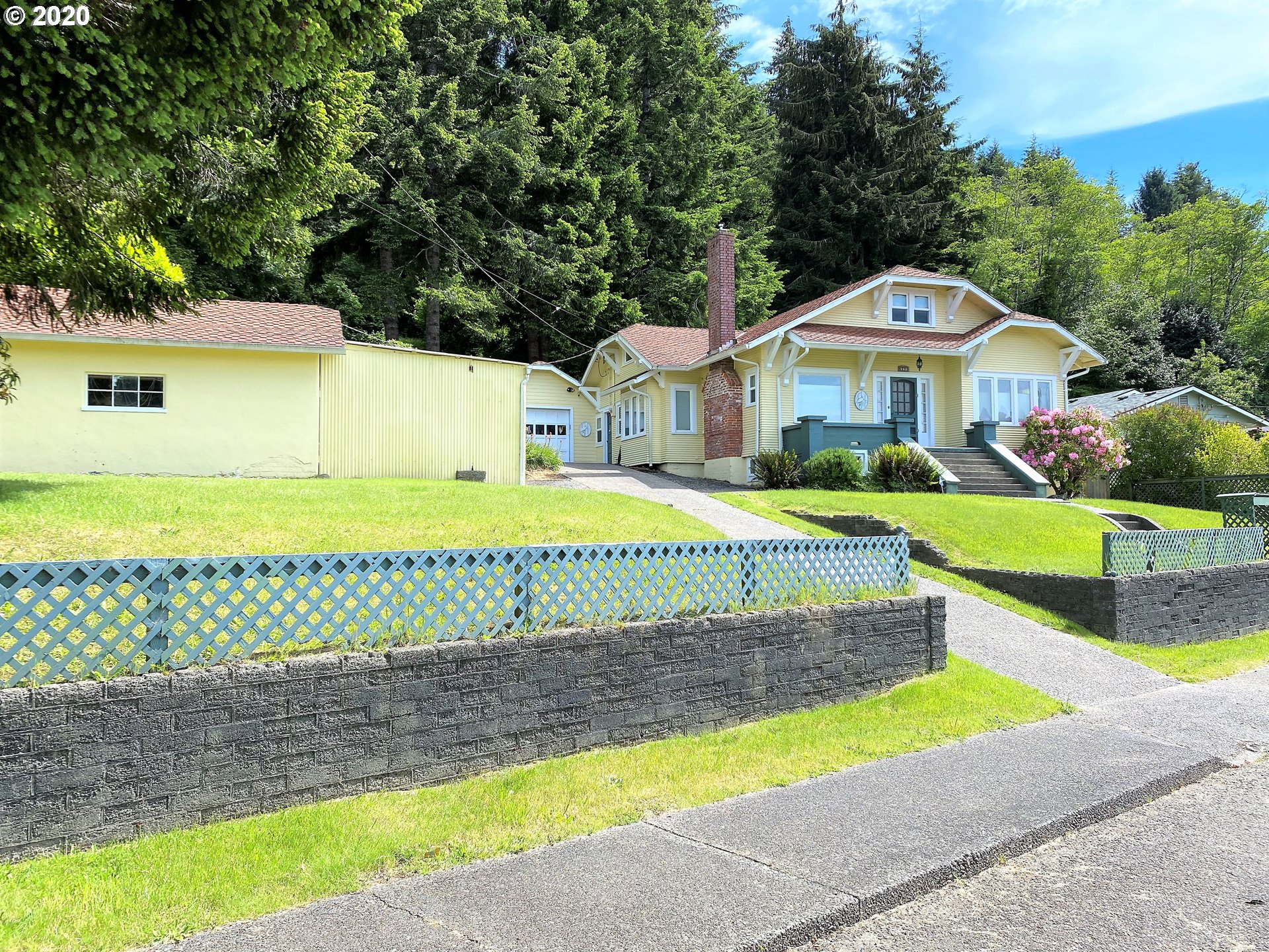 626 Elm Avenue Reedsport, OR 97467 - Photo 3 of 32