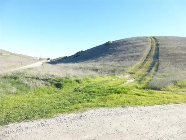$525,000 | 0 Yosemite Place, Paso Robles, CA 93446