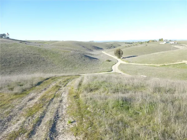 $525,000 | 0 Yosemite Place, Paso Robles, CA 93446