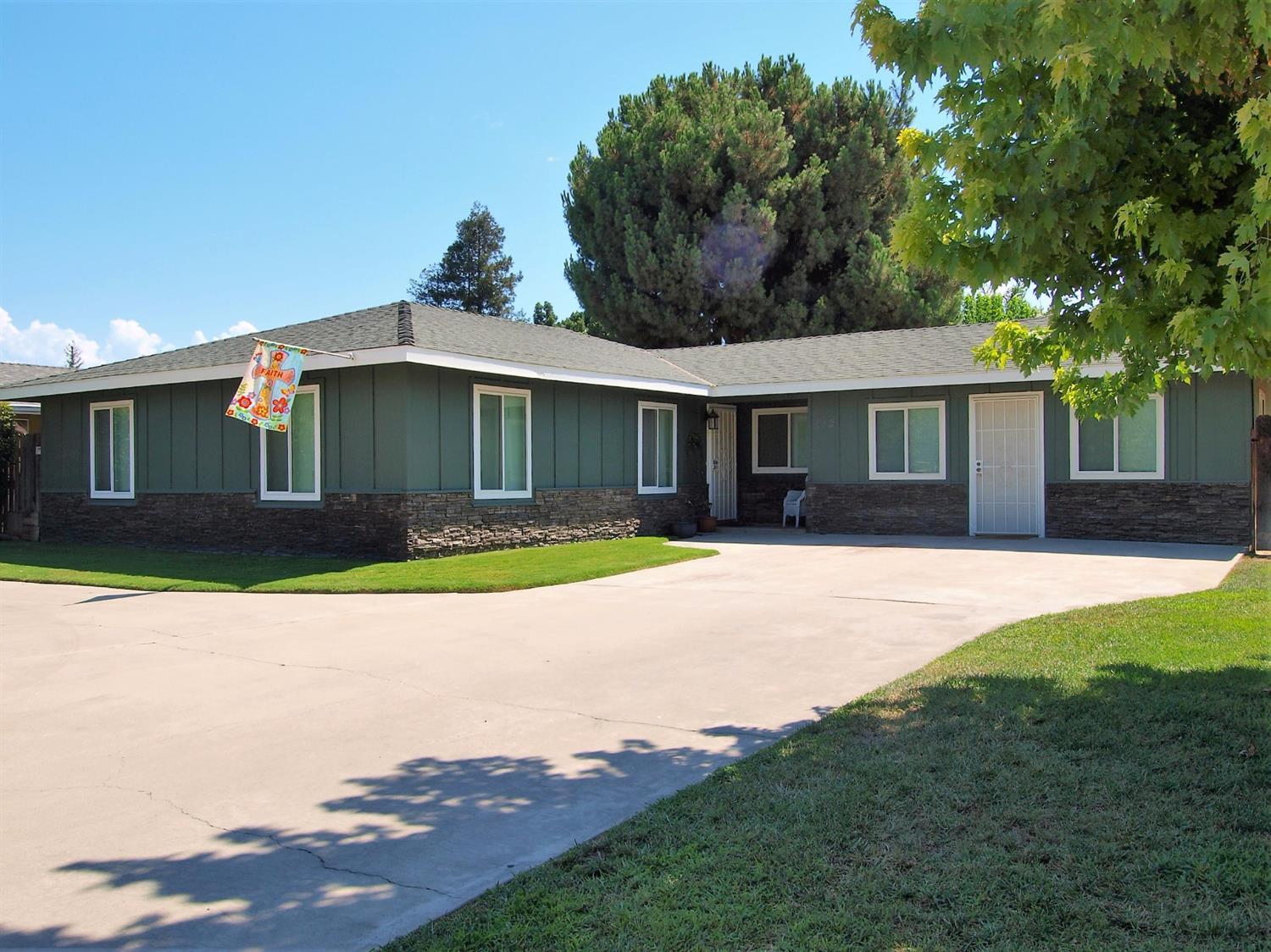 513 South Belmont Road Exeter, CA 93221 - Photo 1 of 38 Primary Photo