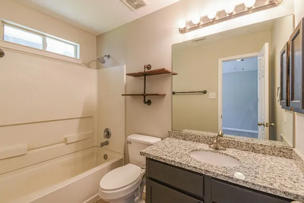 $1,600 | 5500 North Buffalo Circle, Willis, TX 77378